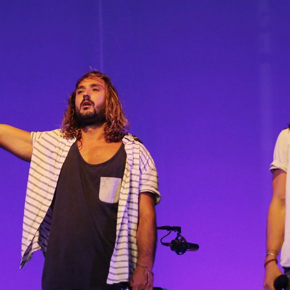 Après cette séparation, Florian Delavega a radicalement changé de vie en fuyant la civilisation pour s'installer comme un ermite dans une forêt, sans eau ni électricité.

Concert d'adieu du groupe "Frero Delavega" (Jeremy Frerot et Florian Delavega) à Bordeaux. Le 10 juin 2017
© Patrick Bernard-Quentin Salinier / Bestimage
