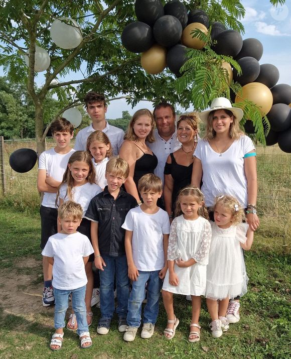 La famille Van Der Auwera de "Familles nombreuses" réunie pour les 15 ans de Colleen