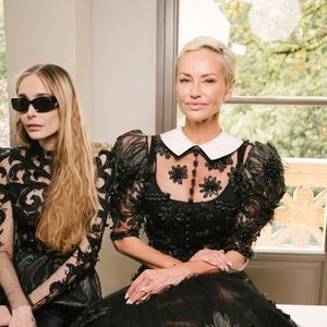 Adriana Karembeu au front row du défilé de mode Yanina Couture Collection Haute Couture Automne/Hiver 2026-2027 lors de la Fashion Week de Paris (PFW) au Pavillon Gabriel, France, le 7 juillet 2026. © Sam Delpech/Bestimage