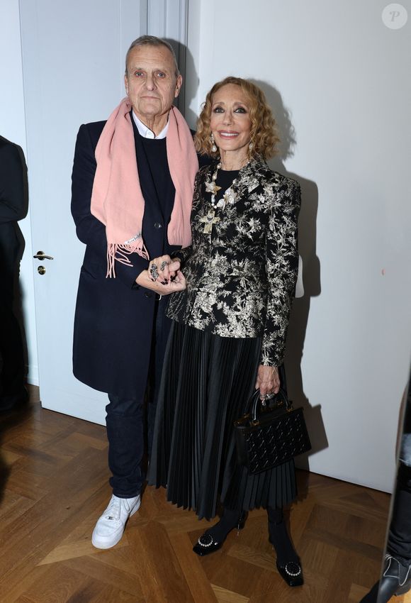 Exclusif - Jean-Charles de Castelbajac, Marisa Berenson - Vernissage de l'exposition "Liaisons dangereuses & Métamorphoses" du créateur Elie Top à l'occasion de ses 10 ans de création chez Christie's à Paris le 27 janvier 2025. © Denis Guignebourg/BestImage