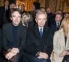 “Kaaris a mis la lumière sur Sevran, moi, je veux mettre la lumière sur Créteil”, déclare le "beau-fils" de Bernard Arnault
Eddie Peng, Antoine Arnault, Bernard Arnault et Delphine Arnault et Xavier Niel au défilé Hommes Automne-Hiver Berluti 2019/2020 à Paris le 18 janvier 2019. OLIVIER BORDE / BESTIMAGE