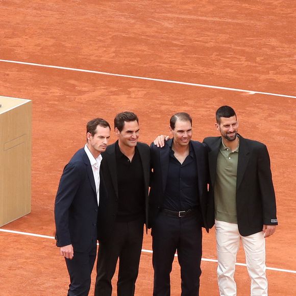 Rafael Nadal avec Roger Federer, Novak Djokovic et Andy Murray - Hommage à Rafael Nadal et à ses 14 victoires sur la terre battue de Roland Garros lors des Internationaux de France de Tennis de Roland Garros 2025 - Jour 01 à Paris le 25 Mai 2025. 

© Bertrand Rindoff / Bestimage