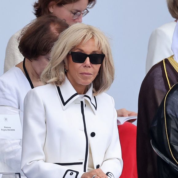 Brigitte Macron - Cérémonie du 145ème défilé militaire du 14 juillet, jour de la Fête Nationale, avenue des Champs-Elysées à Paris.
© Dominique Jacovides / Bestimage
