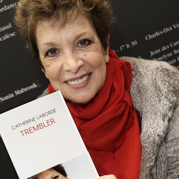 Elle souhaite plutôt des dons à l'association des aidants et malades à corps de Lewy

Catherine Laborde - Salon du livre de Paris le 16 mars 2019. © Cédric Perrin/Bestimage