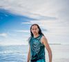 En légende d'un cliché avec le beau petit garçon qui lui ressemble comme deux gouttes d'eau, celui qui a été finaliste de Koh-Lanta en 2011 explique : "Aujourd’hui, j’ai décidé de vous parler d’une partie de ma vie que j’ai toujours gardée privée."
Teheiura dans "Koh-Lanta, La Légende", émission spéciale célébrant le vingtième anniversaire du jeu de survie de TF1.