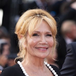 "Je fais du tapis en côte : tu vas en salle, tu mets six, cinq de vitesse, tu mets une côte à quatre, cinq, six, tu grimpes petit à petit, tu fais trois quarts d'heure, et si tu fais cela tout le temps, tu fonds"

Clémentine Célarié - Montée des marches du film « The history of sound » lors du 78ème Festival International du Film de Cannes, au Palais des Festivals à Cannes. Le 21 mai 2025
© Jacovides-Moreau / Bestimage