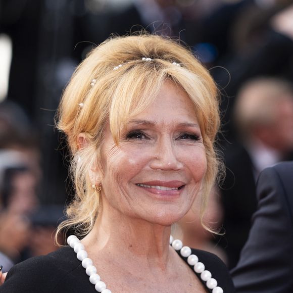 "Je fais du tapis en côte : tu vas en salle, tu mets six, cinq de vitesse, tu mets une côte à quatre, cinq, six, tu grimpes petit à petit, tu fais trois quarts d'heure, et si tu fais cela tout le temps, tu fonds"

Clémentine Célarié - Montée des marches du film « The history of sound » lors du 78ème Festival International du Film de Cannes, au Palais des Festivals à Cannes. Le 21 mai 2025
© Jacovides-Moreau / Bestimage