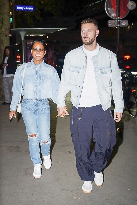 Son quotidien est rythmé entre enfants, école et activité artistique.

Paris, FRANCE Christina Milian et M. Pokora ont été aperçues à leur arrivée au concert de Drake à Paris dans des tenues en jean assorties.

Backgrid USA / Bestimage