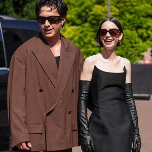 Hudson Williams and Lily Collins au défilé Balenciaga Haute Couture Automne/printemps 2026/2027 à la Paris Fashion Week le 8 juillet 2026 à Paris, France. (Credit © Lucia Sabatelli) | 00762821