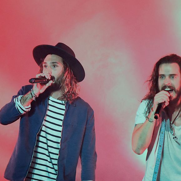 Jeremy Frerot et Florian Delavega de Frero Delavega se produisent à L'Accorhotels Arena à Paris, France, le 7 avril 2017. Photo par Laurent Zabulon/ABACAPRESS.COM