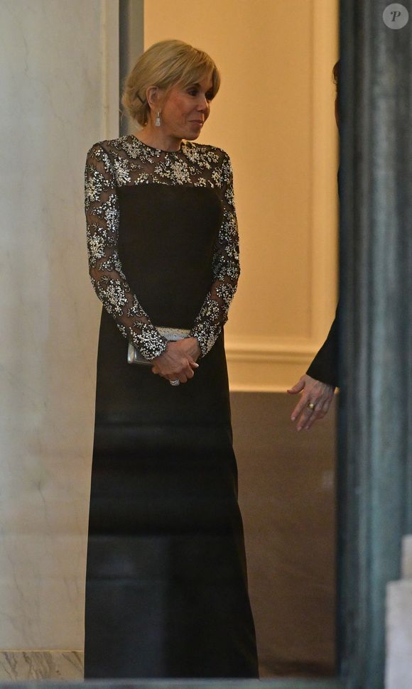 Brigitte Macron - Arrivées des personnalités au dîner d’État en l’honneur du président brésilien et de sa femme au palais présidentiel de l’Élysée à Paris le 5 juin 2025.

© Christian Liewig / Bestimage