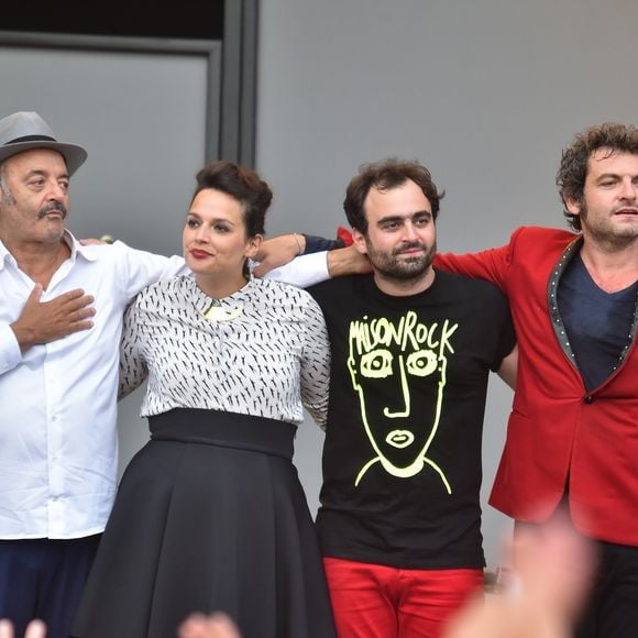 certainement tous fréquenter cette pièce que l'on retrouve peu chez un particulier. 

La famille Chedid (Louis, Matthieu, Joseph et Anna Chedid) réunie pour un concert lors de la Fête de l'Humanité 2015 dans le Parc de la Courneuve à Paris, le 13 septembre 2015.