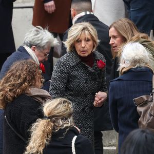 Evelyne Dheliat et Françoise Laborde arrivent à la cérémonie des obsèques de Catherine Laborde à l'église Saint-Roch à Paris, France, le 6 février 2025. L'emblématique présentatrice météo de TF1 est décédée le 28 janvier 2025 à l'âge de 73 ans, des suites d'une démence à corps de Lewy, une maladie neurodégénérative dont Catherine Laborde souffrait depuis 2014. Photo par Jerome Domine/ABACAPRESS.COM