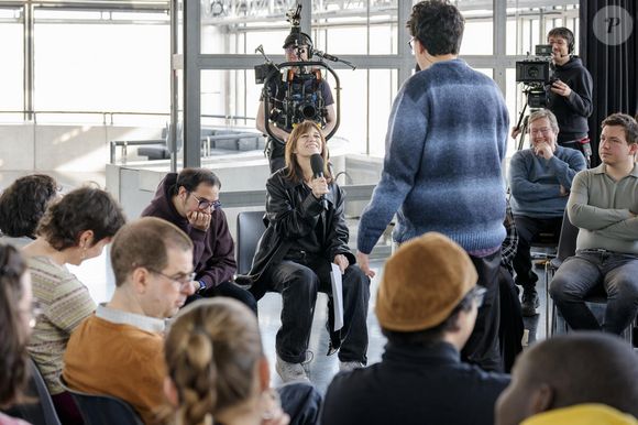 Charlotte Gainsbourg dans "Les rencontres du Papotin", dans l'émission diffusée le samedi 5 avril 2025 sur France 2. © Léo Kekemenis - France Télévisions