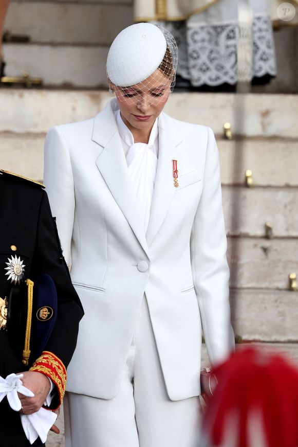 L'épouse du prince Albert était présente pour la Fête Nationale monégasque.

La princesse Charlene de Monaco - La famille princière Monégasque quitte la cathédrale Notre-Dame-immaculée de Monaco le jour de la fête nationale à Monaco le 19 novembre 2025. . © Dominique Jacovides - Bruno Bebert / Bestimage