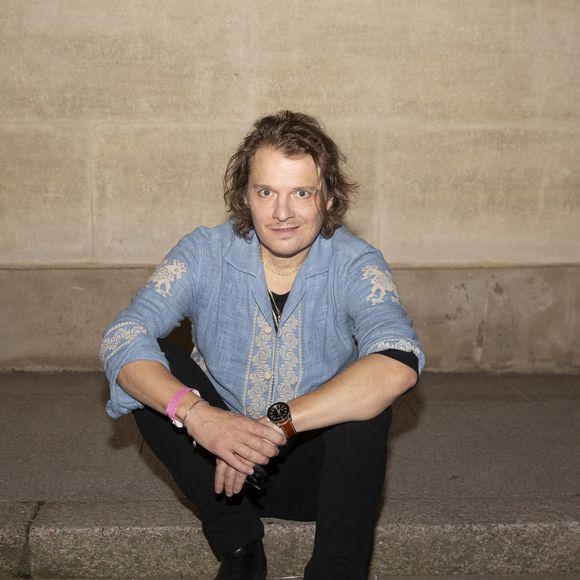 Bénabar en rendez-vous avant le grand concert hommage au poète chanteur Claude Nougaro organisé par la mairie de Toulouse en partenariat avec France Bleu Occitanie et France 3 Occitanie, sur la place du Capitole à Toulouse, France, le 8 septembre 2024. © Frédéric Maligne/Bestimage