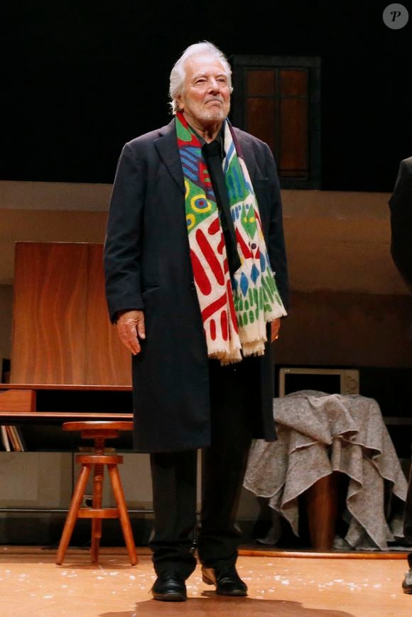 Exclusif - Pierre Arditi salue le public à la fin de la Générale de la Pièce « Je me souviendrai… de presque tout » au Théâtre Montparnasse à Paris.

© Bertrand Rindoff / Bestimage