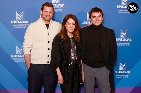 Il incarne le personnage de David Becker, un père de famille taiseux, disparu dans un mystérieux accident de voiture.

Alexis Michalik, Sofia Essaidi, Arcadi Radeff dans la série Intraçables lors du Festival Séries Mania à Lille le 23 mars 2025 
© Chrisotphe Aubert via Bestimage