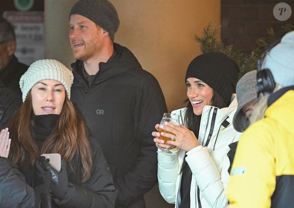 Le prince Harry, duc de Sussex et Meghan, duchesse de Sussex assistent à la célébration de bienvenue de Whistler lors de la deuxième journée des Jeux Invictus 2025 à Whistler, en Colombie-Britannique. 
©Backgrid UK/ Bestimage