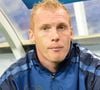 Tout est parti d’un cliché publié sur X, qui a rapidement fait réagir la Toile. En avril dernier, l’ancien footballeur Jérémy Mathieu prenait la pose avec deux fans. 

Le Français Jeremy Mathieu pendant le match de football du tour de qualification de l'Euro 2012 dans le groupe C, France contre Albanie à St-Denis, France, le 7 octobre 2011. La France a gagné 3-0. Photo byThierry Plessis/ABACAPRESS.COM