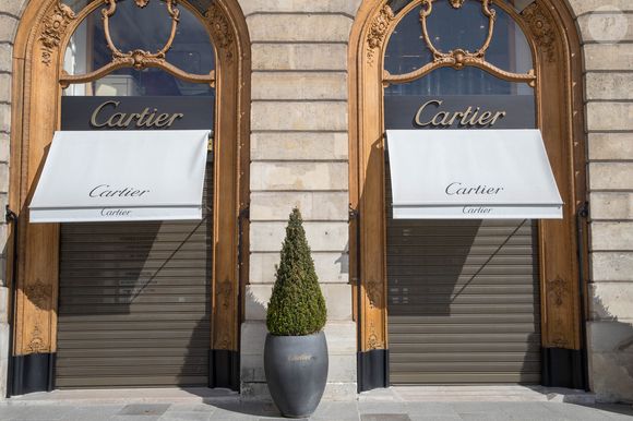 La boutique Cartier place Vendôme - Illustrations de la fermeture des lieux culturels à Paris, suite aux mesures prises par le gouvernement français face à l'épidémie de Coronavirus (COVID-19). Le 15 mars 2020
Cyril Moreau / Bestimage
