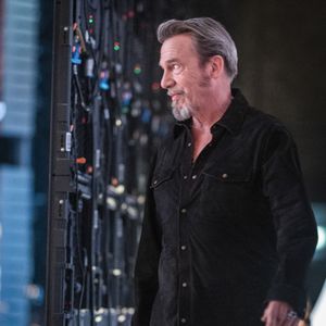 Florent Pagny en backstage de l'enregistrement de l'émission "Serge Lama, le dernier rappel", au théâtre Marigny à Paris, France, le 29 avril 2025.

© Clovis-Moreau/Bestimage