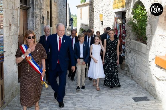 Le prince Albert II de Monaco, la princesse Charlène de Monaco, le prince Jacques de Monaco, marquis des Baux et la princesse Gabriella de Monaco lors de leur visite officielle aux Baux-de-Provence, France, le 5 septembre 2026. © OLivier Huitel/Pool MOnaco/Bestimage