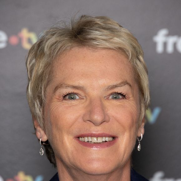 Fière de sa grande soeur qui est prof de littérature théâtrale à l'université de Rennes et auteure, Elise Lucet ajoutait : "Je pense qu’on ne peut pas – quand on est le deuxième enfant – avoir le même parcours que le premier. C’est important de se différencier." 

Elise Lucet assiste à la conférence de presse de France TV le 04 septembre 2024 à Paris, France. Photo par Nasser Berzane/ABACAPRESS.COM