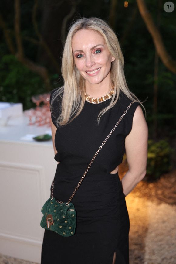 Anne Seften assiste au cocktail Lenôtre d'Adriana Karembeu organisé au Pré Catelan à Paris le 29 avril 2025 à Paris, France.  Photo par Jérôme Domine/ABACAPRESS.COM.