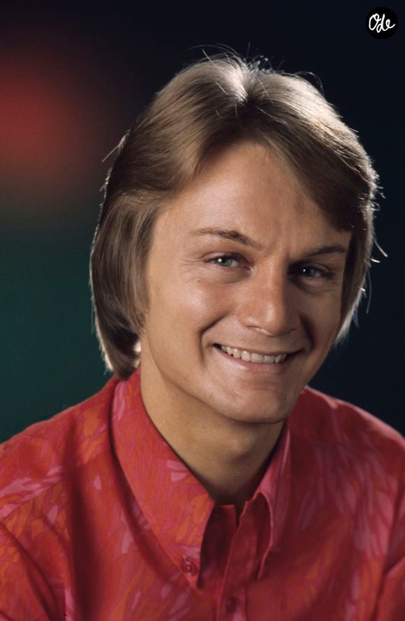 Le célèbre chanteur a même laissé une dette colossale derrière lui qu’a dû éponger son ex-compagne Isabelle Forêt, mère de ses deux enfants, comme elle a pu le confier dans le podcast "À contre-jour".

Archives - En France, Claude François posant le 11 avril 1969. © Alain Canu via Bestimage