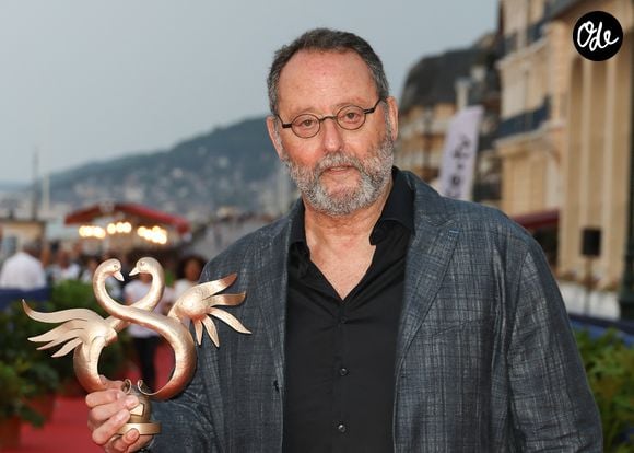 Jean Reno sur le tapis rouge du prix du court métrage lors du 37ème festival du film de Cabourg (37ème journées romantiques du 14 au 18 juin 2023), à Cabourg, France, le 16 juin 2023. © Coadic Guirec/Bestimage