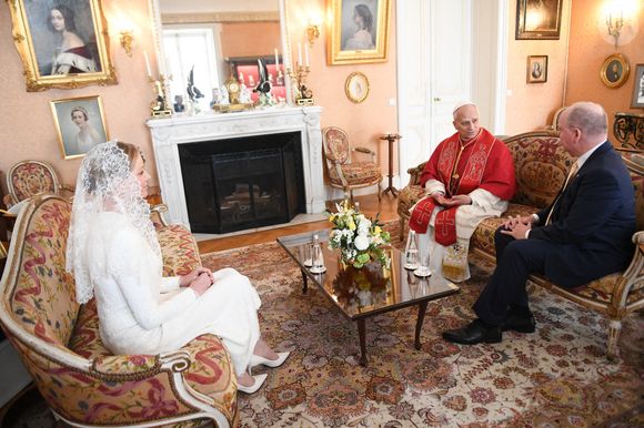 Rencontre du Pape Léon XIV avec le Prince Albert II de Monaco et la Princesse Charlène au Palais Princier - Visite historique du Pape Léon XIV à Monaco le 28 mars 2026. Photo by Bruno Bebert/Pool/ABACAPRESS.COM