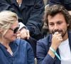 Le duo de C à vous assistait à la finale dames opposant Coco Gauff à Aryna Sabalenka, remportée par l’Américaine dans un match intense.
Anne-Élisabeth Lemoine et Bertrand Chameroy en tribunes lors des Internationaux de France de Tennis de Roland Garros 2025, à Paris, France, le 7 juin 2025. © Cyril Moreau/Bestimage