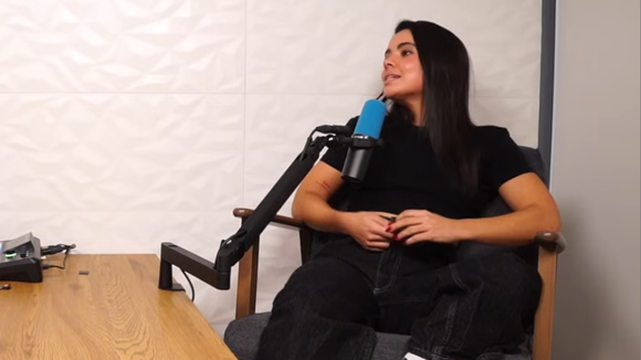 Lola Dumenil : Relation toxique, harcèlement, Michou... - LeBouseuh sur YouTube