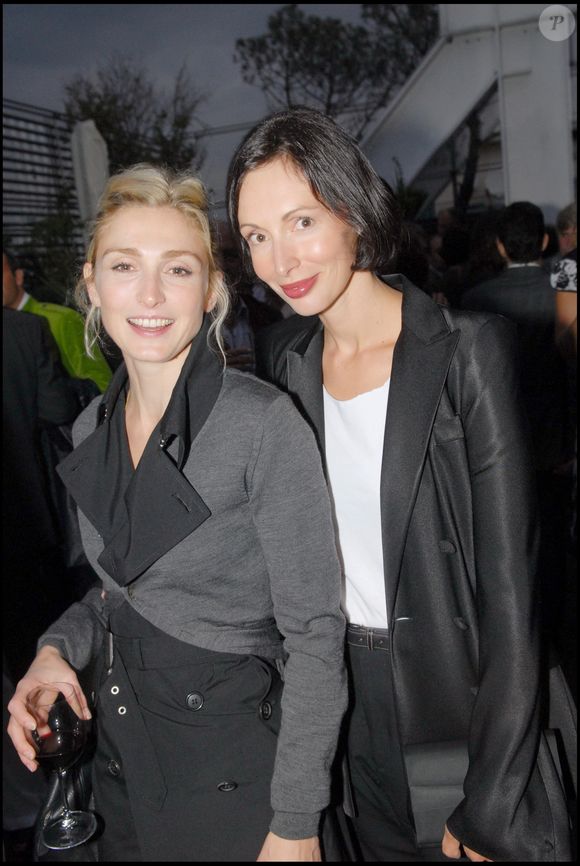 Exclusif – Julie Gayet et Géraldine Maillet : exposition Daum et Georges Braque à la Maison Blanche, à Paris

RACHID BELLAK / BESTIMAGE