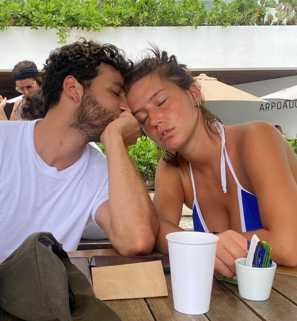 Si l’amour est ouf avec François, c’est l’amitié qui l’est avec Sacha.
Adèle Exarchopoulos et Sacha Abitbol