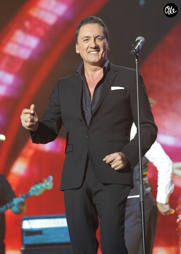 Dany Brillant lors du concert du gala de Noël de l'association Tout le monde contre le cancer fête ses 20 ans diffusé le 24 décembre sur M6 à l'Adidas Aren Porte de la Chapelle à Paris, France, le 4 décembre 2025. © Coadic Guirec/Bestimage