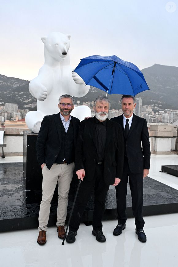 Exclusif - Guillaume Bassompierre, son père Michel et Robert Bartoux - Vernissage de l'exposition "Les Géants des Glaces" de Michel Bassompierre au musée océanographique de Monaco, le 10 avril 2024. 

© Bruno Bebert / Bestimage