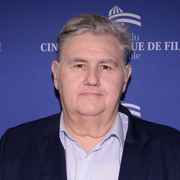 Nouveau rebondissement dans l'affaire qui oppose Pierre Ménès à Marie Portolano.

Pierre Ménès, première apparition officielle du journaliste depuis sa suspension de Canal Plus après les révélations de quelques unes de ses collègues féminines sur son comportement à caractère sexuel - Cérémonie de clôture du Festival de cinéma et musique de film de La Baule.