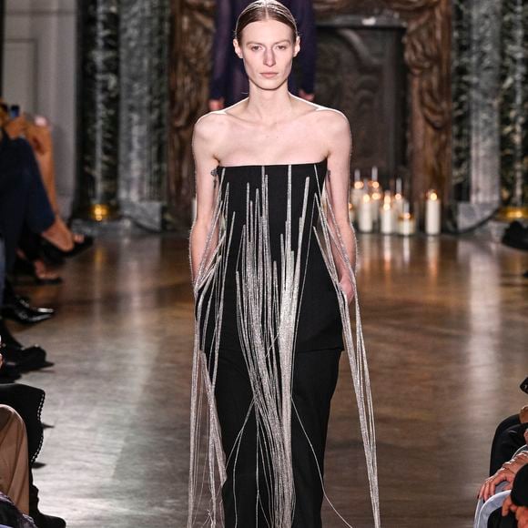 Défilé Victoria Beckham mode femme automne / hiver 2024-2025 lors de la Fashion Week de Paris (PFW), à l'hôtel Salomon de Rothschild, à Paris, France, le 1er mars 2024. Agence / Bestimage