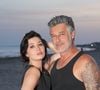 Cette annonce intervient alors qu'une instruction est toujours en cours concernant une altercation avec son ex-compagne, la comédienne Catherine Davydzenka, survenue en marge du tournage de la série. 

Catherine Davydzenka, Stéphane Blancafort - Festival Les Hérault du Cinéma et de la Télévision 2026 au Cap d'Agde le 20 juin 2026.
© Anne-Sophie Guebey / Bestimage