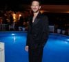 "J'étais embarrassé par mon corps, mon désir et mon homosexualité. Je suis resté célibataire très longtemps. Là je suis en couple depuis six ans, et très heureux, c'est mon record."

Vincent Dedienne au dîner "Dior x Madame Figaro" sur la terrasse d'Albane lors du 79ème Festival International du Film de Cannes, le 16 mai 2026.

© Olivier Borde / Bestimage