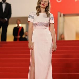 Sara Forestier (robe Paule Ka) - Montée des marches du film "Mektoub, my love : Intermezzo" lors du 72ème Festival International du Film de Cannes. Le 23 mai 2019
© Giancarlo Gorassini / Bestimage