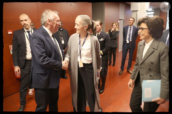 Exclusif - François Bayrou, premier ministre, Rachida Dati, ministre de la Culture, Delphine Ernotte, présidente de France Télévisions lors du Comité interministériel du handicap dans les locaux de France Télévisions à Paris le 6 mars 2025.

© Alain Guizard / Bestimage