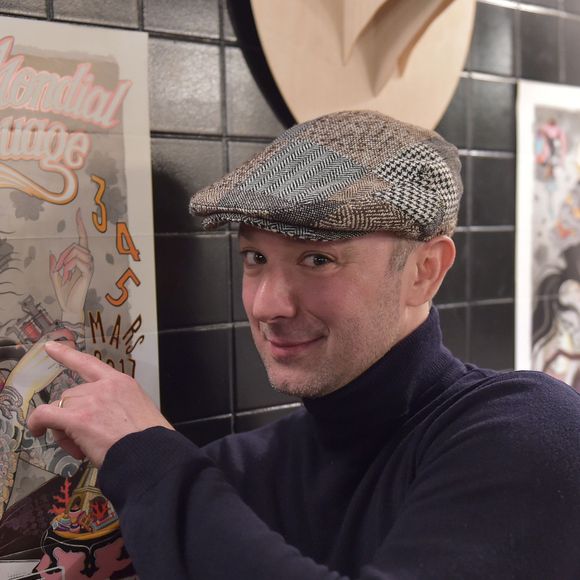 Avant qu'Alexandre ne conclut : "On vous remercie de votre fidélité ! À très bientôt, bye, bisous !"

Alexandre Devoise à la conférence de presse du "Mondial du Tatouage 2017" à la Halle de La Villette (du 3 au 5 mars 2017). Paris le 19 janvier 2017. © Giancarlo Gorassini/Bestimage