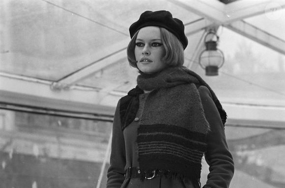 Archives -En France, à Paris, Brigitte BARDOT sur le plateau de l'émission "Show Bardot". Le 15 novembre 1967 © Bernard Leguay via Bestimage