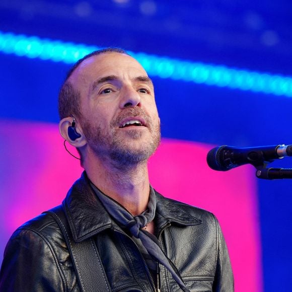 Calogero en concert lors de la "Fête de L'Humanité 2024" sur l'ex-base aérienne 217 au Plessis-Pâté le 15 septembre 2024. © Anne-Sophie Guebey/Bestimage