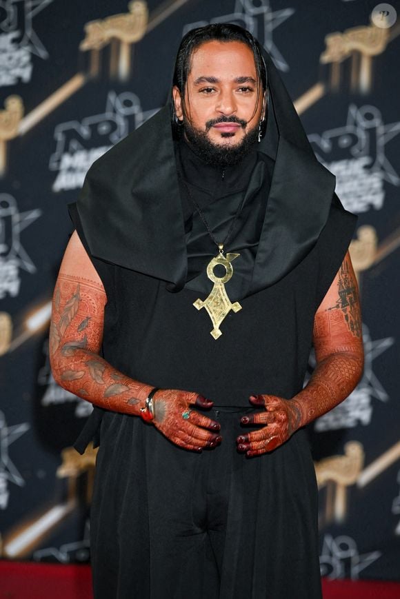 Esmeralda apporte du bonheur au chanteur qui a vécu une période compliquée pendant plusieurs mois. Slimane - Photocall de la 26ème édition des NRJ Music Awards au palais des festivals de Cannes, le 1er novembre 2024. © Bebert / Guignebourg / Bestimage