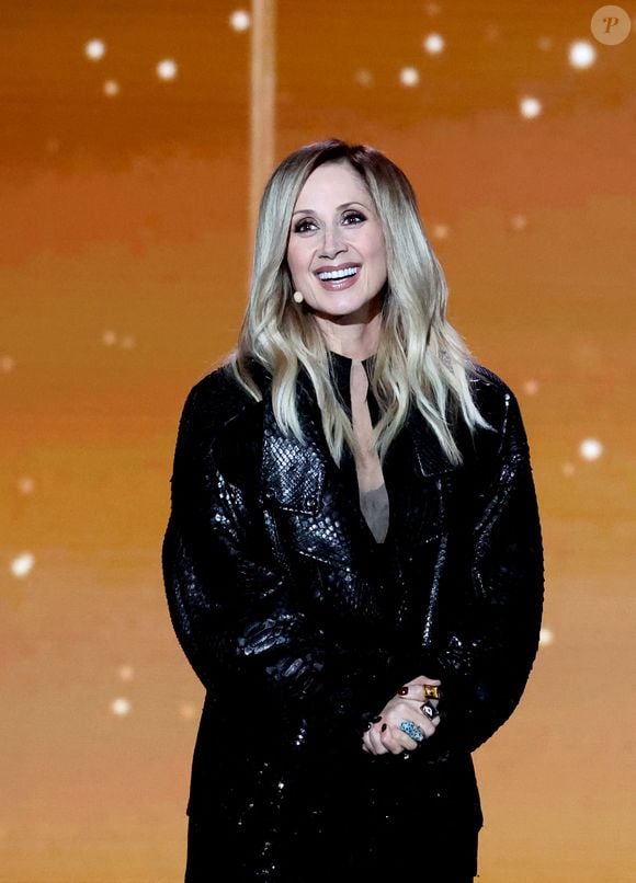 Exclusif - Lara Fabian lors de l'enregistrement de l'émission "La chanson secrète N°14", présentée par N.Aliagas et diffusée le 26 décembre sur TF1, consacrée à Lara Fabian à Paris le 10 décembre 2025. © Jacovides-Moreau/Bestimage