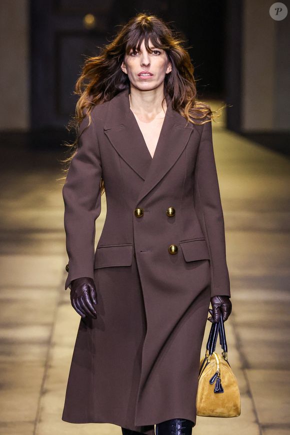 Lou Doillon au défilé Ami - Alexandre Mattiussi Collection Homme Prêt-à-Porter Automne/Hiver 2024-2025 lors de la Fashion Week de Paris (PFW), à Paris, France, le 19 janvier 2024. @Agence / Bestimage
